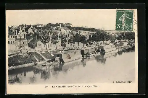 AK La-Charité-sur-Loire, Le Quai Vieux