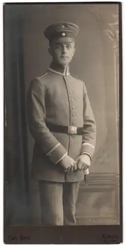 Fotografie Curt Born, Kamenz i. Sa., Portrait Uffz. Einjährig Freiwilliger inUniform