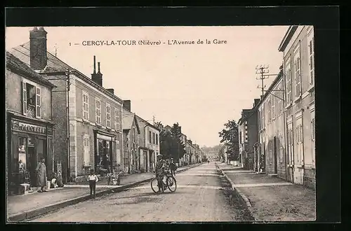 AK Cercy-la-Tour, L`Avenue de la Gare