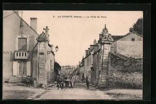 AK La Charité, La Porte de Paris