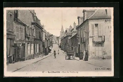 AK La Charité, Rue du Faubourg, Strassenpartie