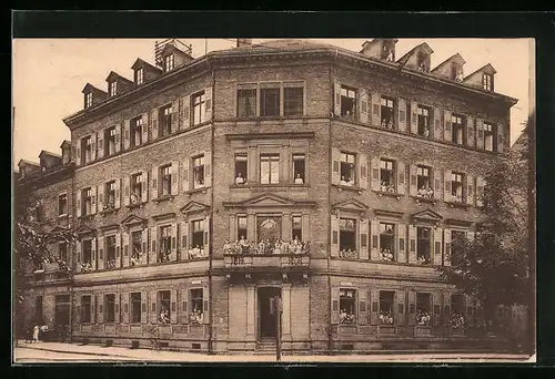 AK Karlsruhe, Gebäudeansicht der Luisenschule mit Schwestern