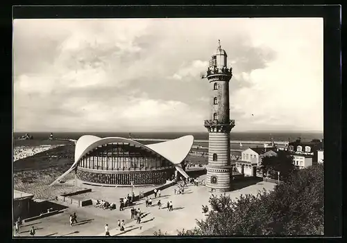 AK Warnemünde, Konsum-Gaststätte Teepott und Leuchtturm an der Promenade aus der Vogelschau