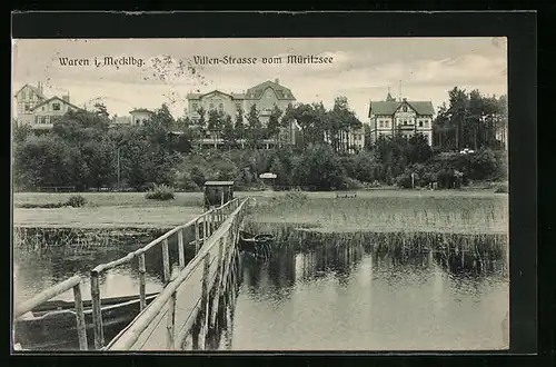 AK Waren i. Mecklbg., Villen-Strasse vom Müritzsee mit Brücke