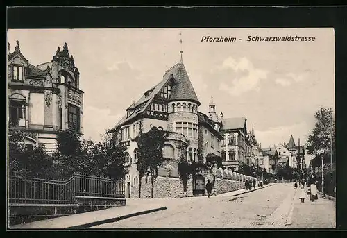 AK Pforzheim, Schwarzwaldstrasse mit Passanten