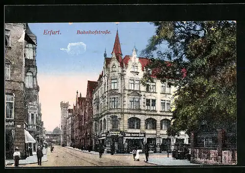 AK Erfurt, Bahnhofstrasse mit Schuhwaren-Geschäft
