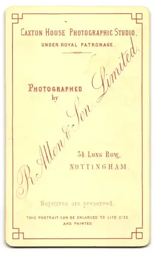 Fotografie R. Allen & Son Limited, Nottingham, Älterer Herr im Anzug mit Fliege