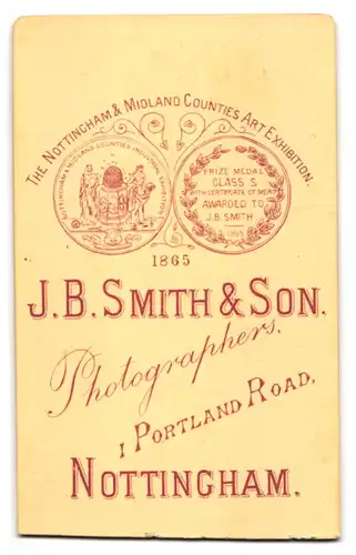 Fotografie J. B. Smith & Son, Nottingham, 1, Portland Road, Junger Herr im Anzug mit Krawatte