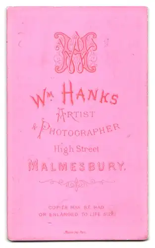 Fotografie Wm. Hanks, Malmesbury, High Street, Älterer Herr im Anzug