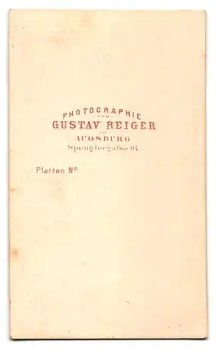 Fotografie Gustav Reiger, Augsburg, Spenglerstr. 94, glücklicher Vater mit Vollbart & kleiner Tochter auf dem Schoss