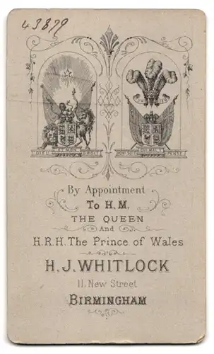 Fotografie H. J. Whitlock, Birmingham, 11 New Street, Hausfrau im schwarzen Sonntagsstaat