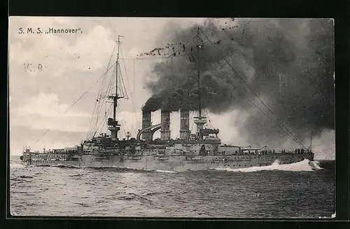 AK Kriegsschiff SMS Hannover gibt Volldampf