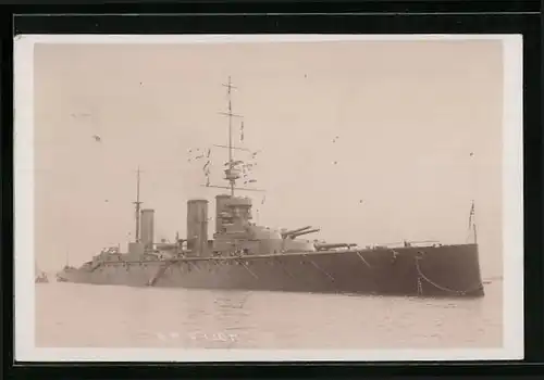 AK Britisches Kriegsschiff HMS Lion bei der Hafeneinfahrt