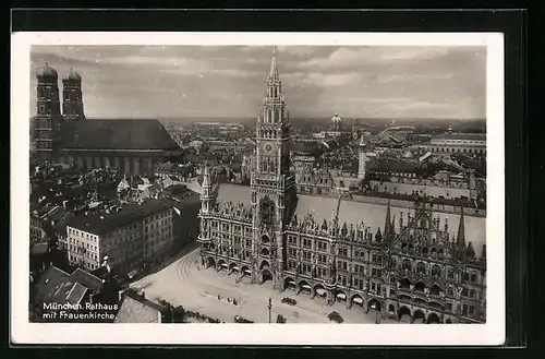 AK München, Rathaus und Frauenkirche aus der Vogelschau