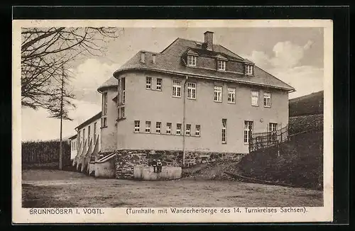 AK Brunndöbra i. V., Turnhalle mit Wanderherberge des 14. Turnkreises Sachsen
