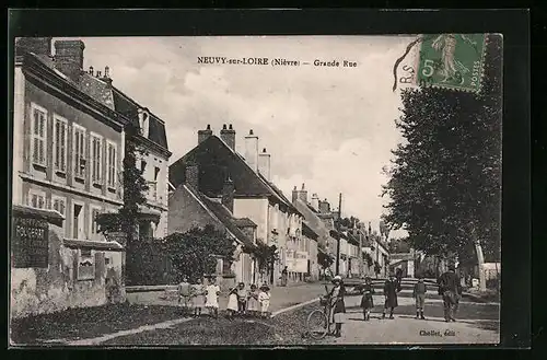 AK Neuvy-sur-Loire, Grande Rue