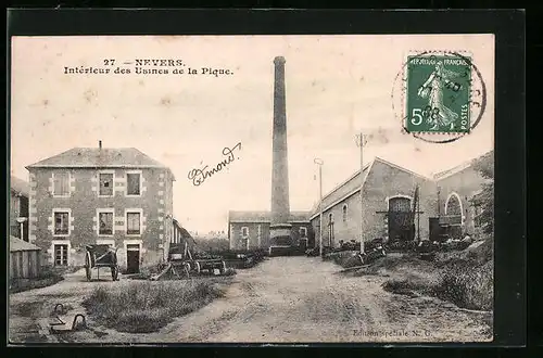 AK Nevers, Intérieur des Usines de la Pique