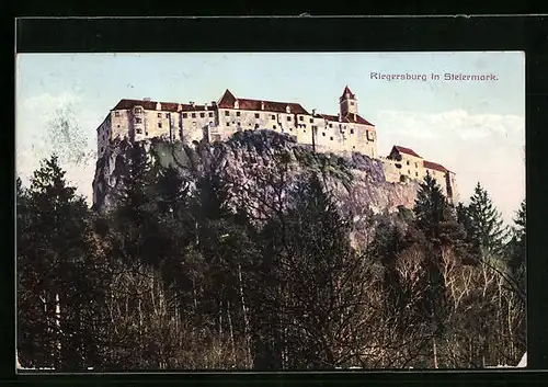 AK Riegersburg, Burg im Sonnenlicht