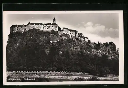 AK Riegersburg, Ort zur Erntezeit