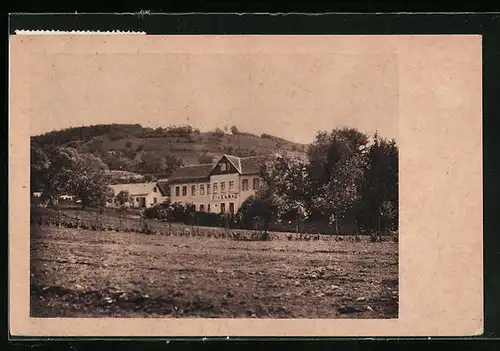 AK Königstetten, Blick vom Feld auf Haus Eisenbad