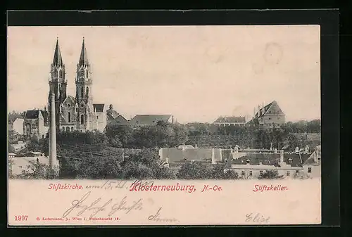 AK Klosterneuburg, Ortsansicht mit Stiftskirche und Stiftskeller