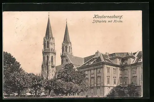 AK Klosterneuburg, Stiftsplatz mit Kirche