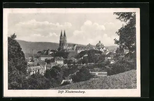 AK Klosterneuburg, Ortsansicht aus der Vogelschau