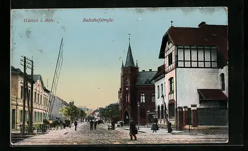 AK Güsten i. Anh., Bahnhofstrasse mit Hotel