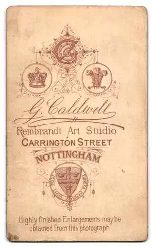 Fotografie G. Caldwell, Nottingham, Carrington Street, Elegant gekleideter Herr mit Schnurrbart