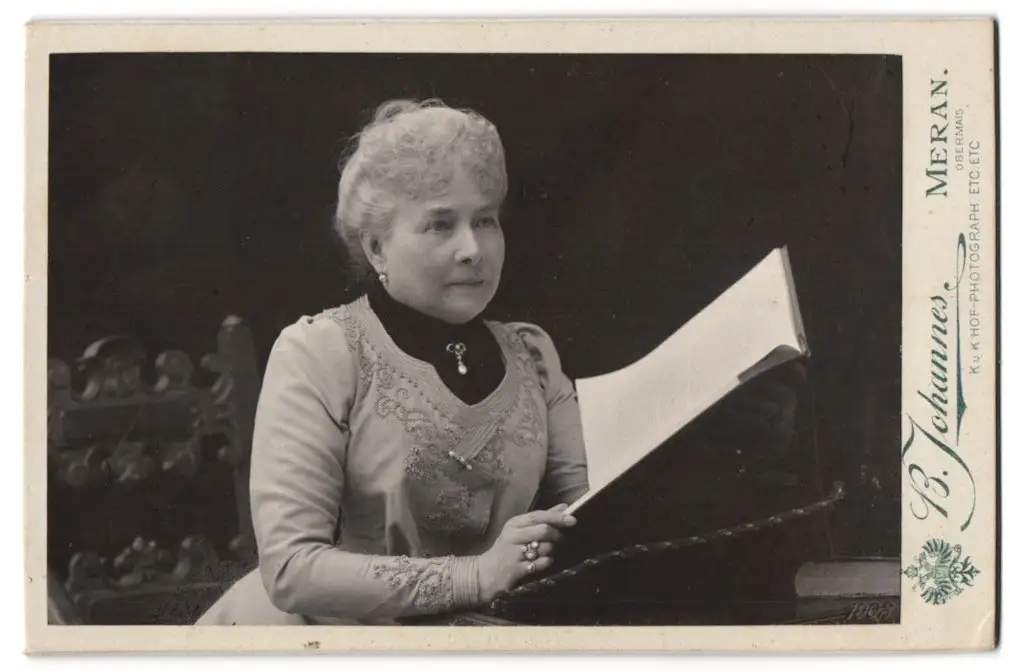 Fotografie B. Johannes, Meran, Portrait Gräfin Minette Odescalchi-d`Orsay 0