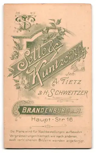 Fotografie Selle & Kuntze, Brandenburg / Havel, Hauptstr. 16, Portrait Kürassier in Uniform mit Orden