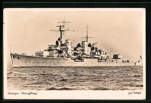 AK Kreuzer Königsberg der Kriegsmarine auf Backbord