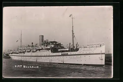 AK Britisches Kriegsschiff HMS Neuralia einsatzbereit im Hafen