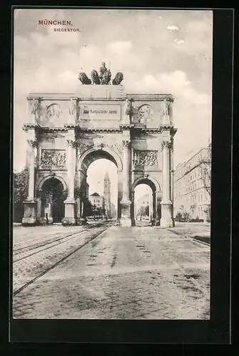 AK München, Siegestor mit Strassenpartie