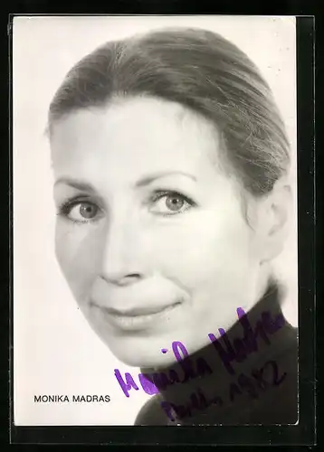 AK Schauspielerin Monika Madras, mit Autograph