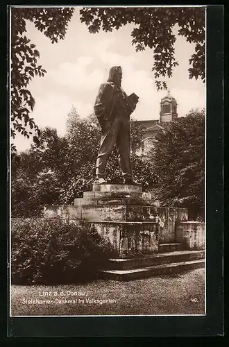 AK Linz /Donau, Stelzheimer-Deknmal im Volksgarten