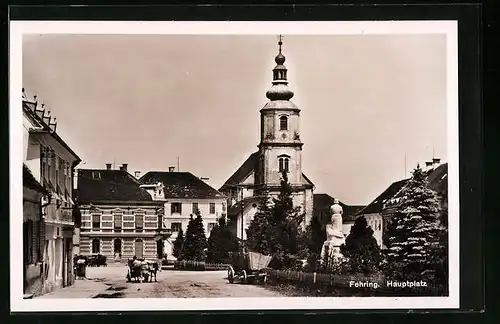 AK Fehring, Hauptplatz mit Kriegerdenkmal von der Rückseite und Kirche