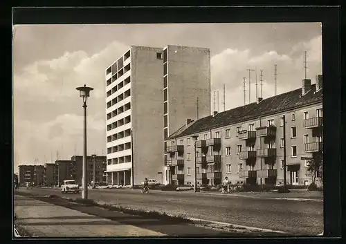 AK Weissenfels, Merseburger Strasse mit Hochhaus