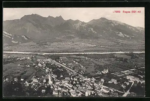 AK Ragaz, Ortsansicht aus der Vogelschau mit Bergpanorama