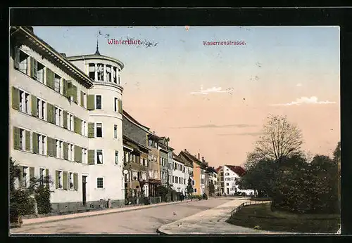 AK Winterthur, Kasernenstrasse mit Gebäuden