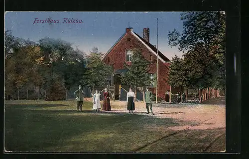 AK Külzau, Forsthaus mit Frauen und Jägern