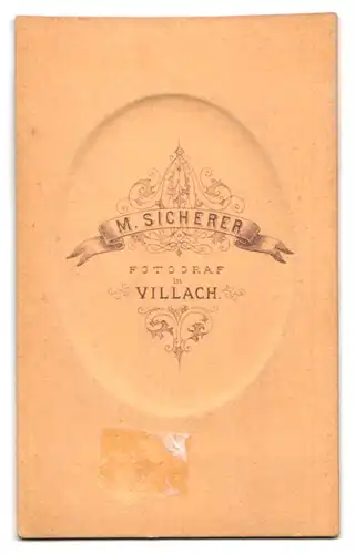 Fotografie M. Sicherer, Villach, Junges Mädchen mit Flechtfrisur