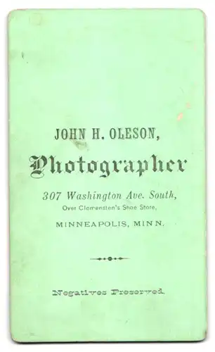 Fotografie John H. Oleson, Minneapolis, Minn., 307, Washington Ave. South, Bürgerliche Dame mit Hochsteckfrisur