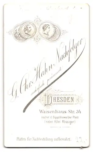 Fotografie G. Chr. Hahn Nachf., Dresden, Waisenhaus-Str. 34, Ältere Dame mit Haube und Kragenbrosche