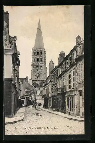 AK La Charité, La Rue du Pont