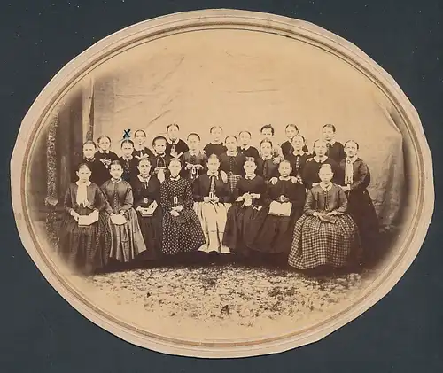 Fotografie unbekannter Fotograf, Buxtehude, junge Frauen der höheren Töchterschule von Frl. Bathe