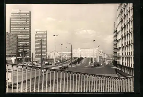 AK Halle /Saale, Thälmannplatz mit Hochstrasse