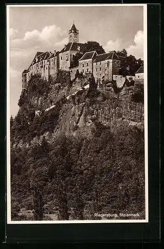 AK Riegersburg, Burg auf Felsgestein