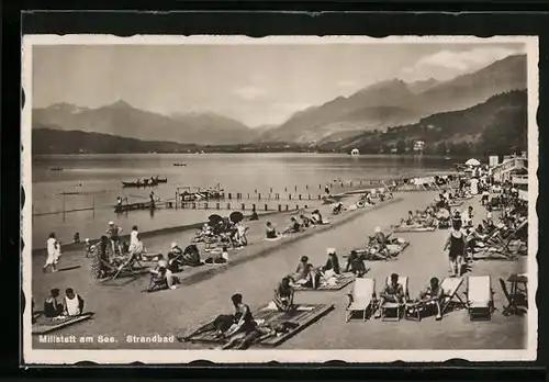 AK Millstatt am See, Strandbad mit Badegästen auf hölzernen Plattformen