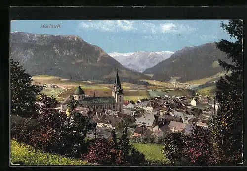 AK Mariazell, Ort vor Bergpanorama im Herbst